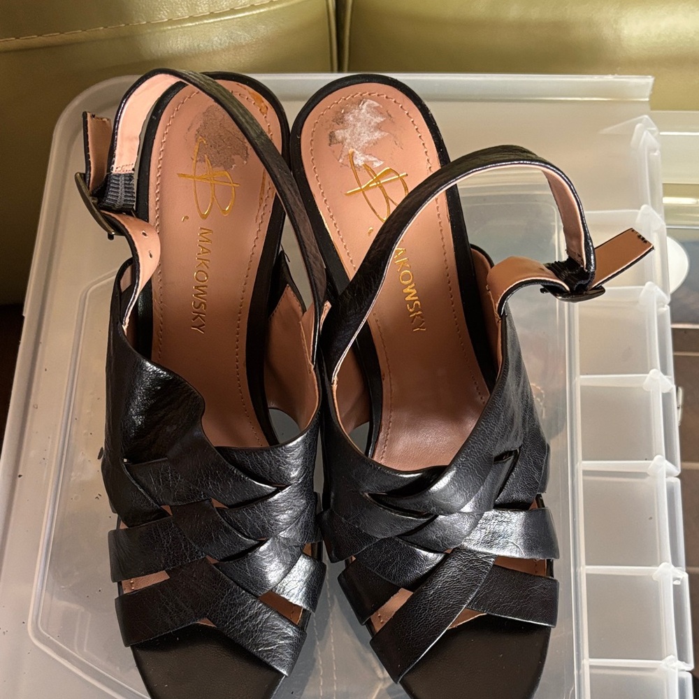 B. Makowsky Black Leather Sandals